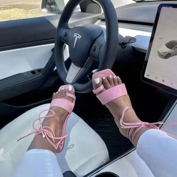 Sandálias femininas moda tornozelo rendas até sapatos planos 2024 verão designer de luxo clipe toe ao ar livre zapatos para mujeres