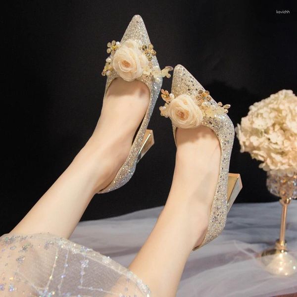Elbise ayakkabıları kristal gündelik topuklu dantelli sandaletler bayan pompalar 2024 sivri kama süsleri rahat retro bahar go