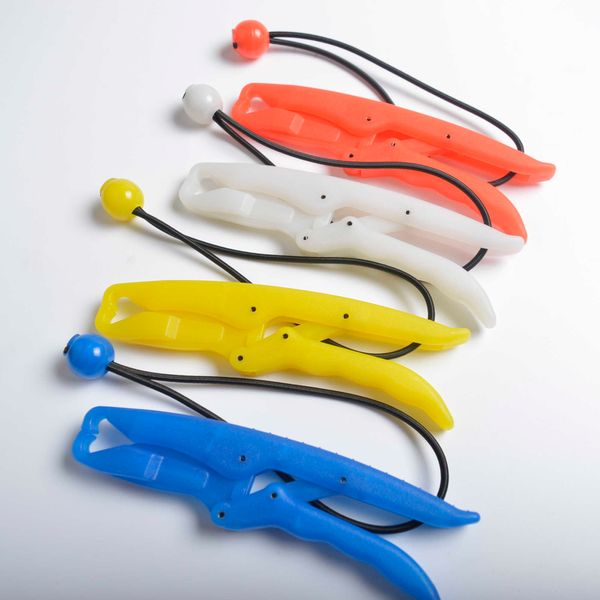 Suporte de lábio de peixe de plástico abs flutuante pinça controlador alicate de engrenagem de pesca ao ar livre luminoso grabber de pesca