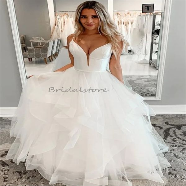 Abito da sposa romantico autunnale con gonna in crine di cavallo Sexy senza spalline Una linea a strati con volant Paese Boho Abiti da sposa Elegante abito civile senza schienale De Mariage 2024