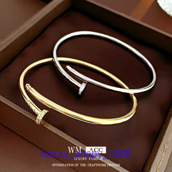 Carro Tiress Designer Mulher Bangle Pulseira Moda Unissex Charme Pulseiras Genuíno Ouro Galvanizado Zircão Metal Prego Luz Personalizada Tem Caixa Original