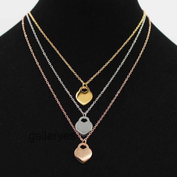 Classico nuovo stile acciaio inossidabile moda t collana gioielli ciondolo a forma di cuore amore collane per regali di nozze festa delle donne all'ingrosso 9R8U 9R8U