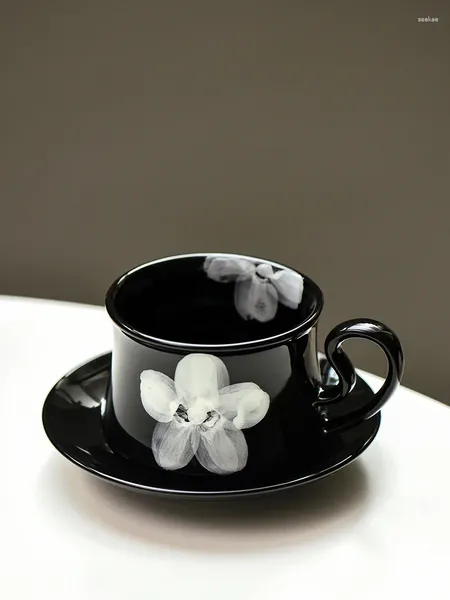 Tassen AhunderJiaz Vintage Keramik-Kaffeetasse und Untertasse, kleine Gänseblümchen-bedruckte Blumentasse, Küchentrinkgeschirr-Set mit Geschenkbox
