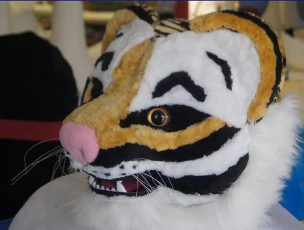 Costumi Immagini reali di alta qualità Costume della mascotte della tigre di leopardo di lusso Costume del personaggio dei cartoni animati della mascotte Formato adulto spedizione gratuita