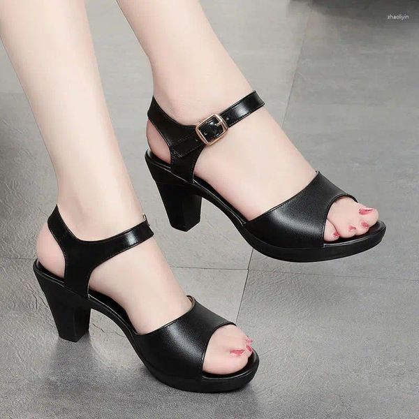 Sandálias Black Square Heel para Wmoen Sapatos Plataforma Bloco Ankle Strap Kitten Open Toe Leather