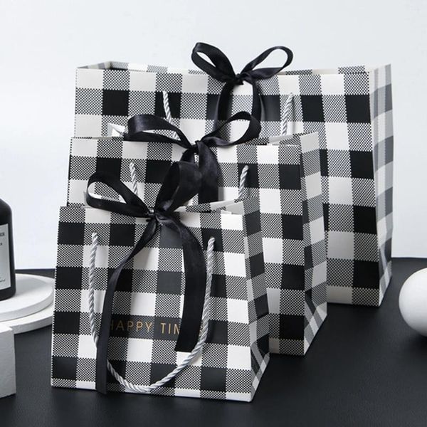 Geschenkpapier Vintage schwarz-weiß bedruckte Papiertüte mit Schleifenband tragbare Tragetasche Einkaufstaschen Hochzeitsfeier Verpackung
