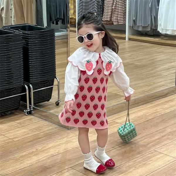 Abiti per ragazza 2024 Primavera Abbigliamento per bambini coreani Camicia con colletto ricamato dolce Abito con canotta in maglia di lana fragola