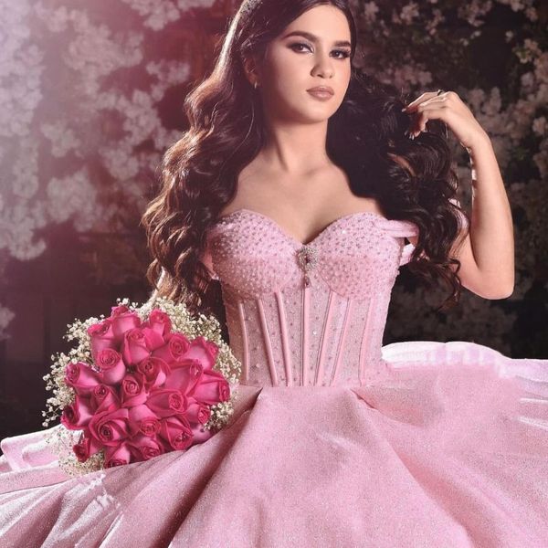 Rosa glitter cristal babados vestido de baile quinceanera vestidos fora do ombro miçangas tull plissado espartilho vestido de 15 anos
