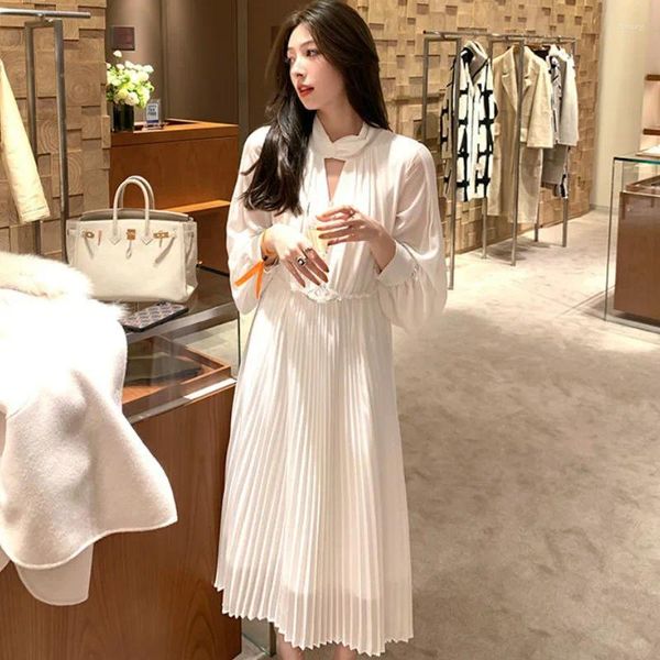 Casual Kleider 2024 Frühling Langarm Büro Kleid Koreanische Elegante Chiffon Weiß Frauen V-ausschnitt Abend Party Midi Weibliche