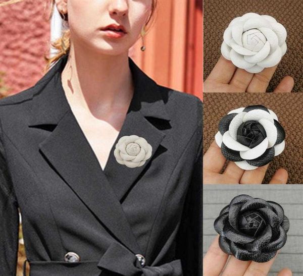 Preto branco couro genuíno camélia flor arco broches para mulher tamanho grande fita bowknot broche pinos vestido camisa acessórios5690018