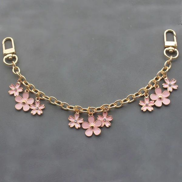 portachiavi con catena e ciondolo di lusso per donna, ciondolo con borsa a fiori rosa, accessorio decorativo, anello con fibbia in metallo, regalo di compleanno 240103