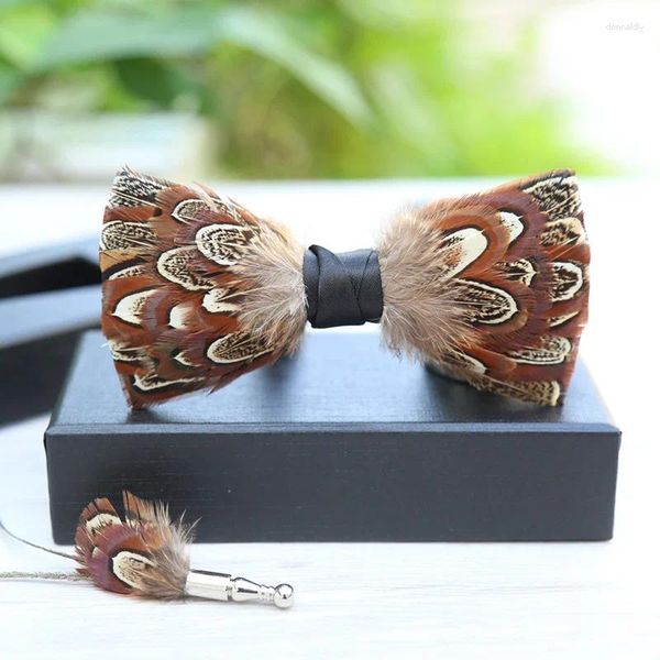 Papillon Taillor Smith in pelle fatti a mano con piume per cravatta Set di spille per papillon di lusso Accessori per regalo da uomo