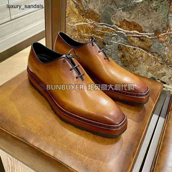 Berluti Sapatos sociais masculinos Sapatos de couro Bun Rabbit Compra de sapatos de couro Sola intermediária coberta com listras Alessandro Alto Sapatos de conversão de cores Oxford Masculino Rj