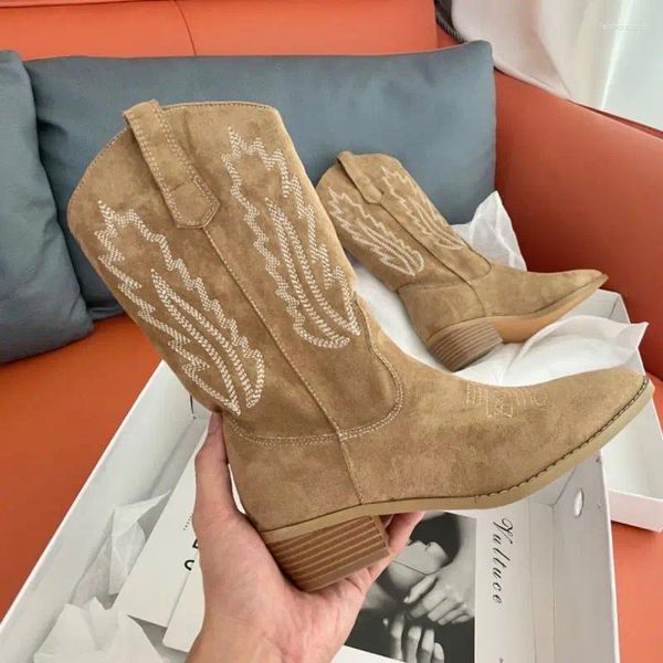 Botas Chunky Heel Western Cowboy Mulheres Bordadas Cavaleiro Vintage Apontou Toe Grosso Sola Não-Slip Sapatos Botas Para Mujer