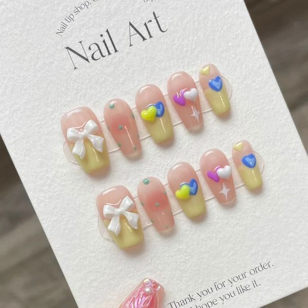 Handgefertigte Kawaii-Nägel zum Aufdrücken, kurz, süß, japanisch, mit Herz-Design, künstliche Acrylnägel, vollständige Abdeckung, Nagelspitze für Mädchen, 240104