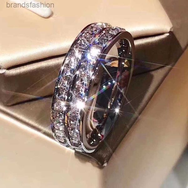 2024s Designers de moda femininos anel de diamante completo de camada dupla mostra temperamento luz simples requintado personalizado e versátil tamanho ajustável bom bom