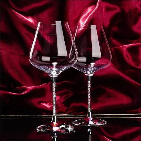 Bicchieri da vino 2 pezzi Coppa di vetro a consegna veloce per logo di nozze Personalizza set rosso con strass riempiti con gambo e goccia Kitch giardino domestico Dhmqg