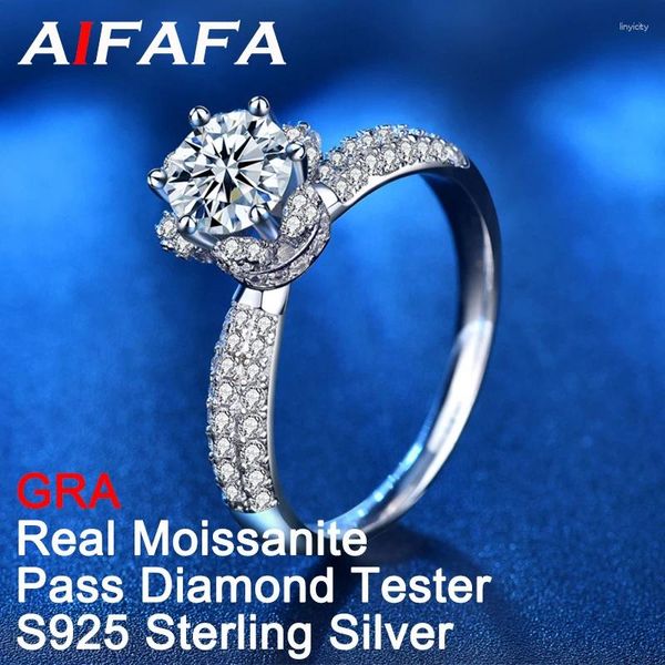 Anéis de cluster AIFAFA S925 Sterling Silver 1 Real Moissanite Crown Platinum Banhado Sparking High Grade Fine Jewelry Atacado