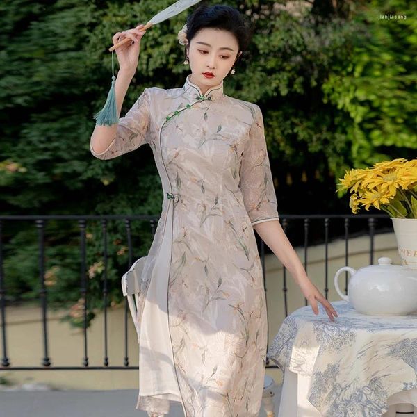 Partykleider Verbessertes Cheongsam-Temperament Mode Eleganter chinesischer Vintage-Druck Stickerei Sanftes graues Damenkleid Vestidos Robe Femme