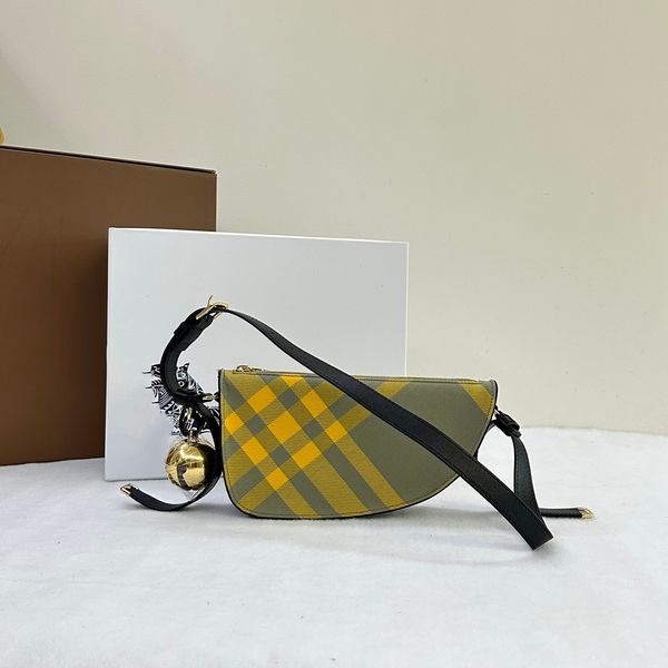 Роскошная дизайнерская сумка для плеча в теленке настоящий кожаный зеркал качество моды маленькая сумка для кроссба с съемным шармом колокола для женщин с полной упаковкой