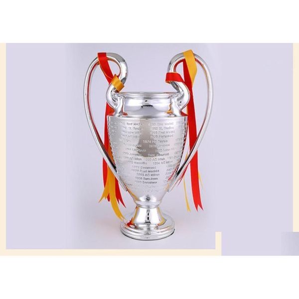 Kunsthandwerk Champions Trophy Soccer League Kleine Fans für Sammlungen Metall Sier Farbwörter mit Madrid9151442 Drop Lieferung H Dhwuq