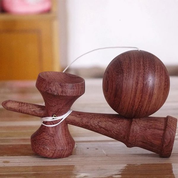 Вишневое дерево, высокое качество, профессиональный игрушечный мяч Kendama, открытый для детей и взрослых, игрушечный мяч для жонглирования, японская игрушка Kendama 240105