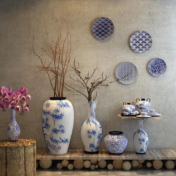 Dekoratif figürinler Çin tarzı klasik mavi desen dekorasyonu yaratıcı ev seramik plaka asılı zarif el sanatları