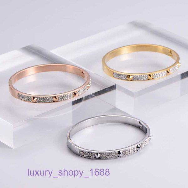 Luxus-Autoreifen-Designer-Schraubendreher-Armband, modische Neuankömmlinge, diamantbesetztes Nagelnetz, rot, meistverkauft für Damen, mit Originalverpackung