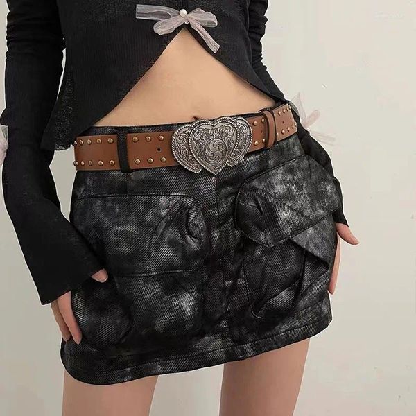 Cinture 2024 Cintura da donna punk rivettata vintage Accessori super cool Tutto Jeans Gonna di jeans Trend Love Buckle