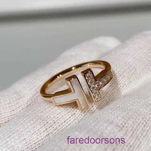 Tifannissm Designer Anéis para mulheres loja online T home ANEL duplo 925 prata esterlina banhado a ouro 18K conjunto de diamantes brancos mariscos têm caixa original