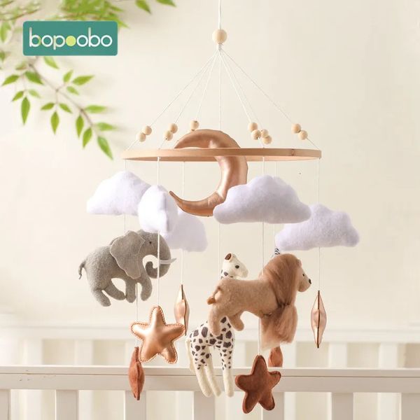 Bebê animais reino móvel pendurado chocalhos brinquedos de madeira 012 meses cama sino cabide berço móvel cama sino suporte de braço de madeira 240105