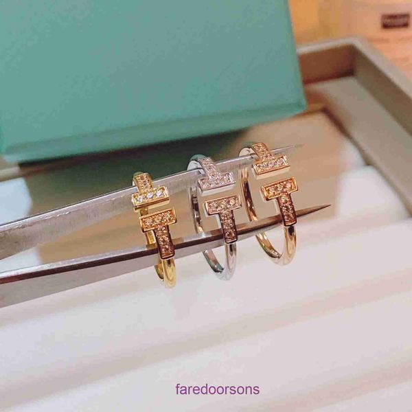 Top original Tifannissm Womens Ring loja online V Gold High Edition Double T Diamond para luxo leve e pequeno design final do Instagram tem caixa original