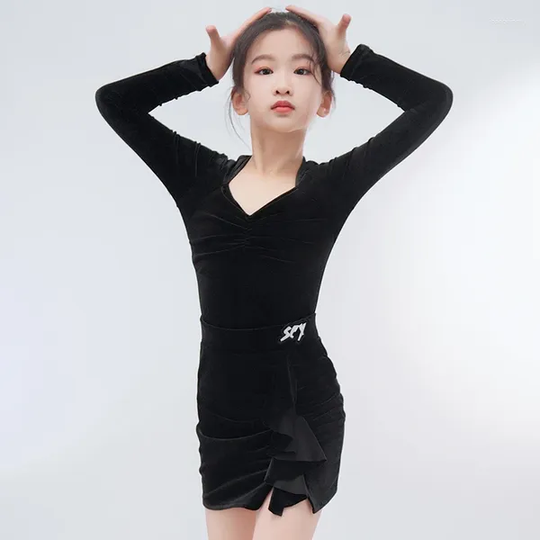 Abbigliamento da palcoscenico Ragazze invernali Abiti da ballo latino Velluto nero Maniche lunghe Set Top Gonna Bambini Cha Rumba Training DNV19143