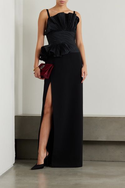 Elegante lange schwarze Crêpe-Abschlussballkleider mit Rüschen, Etui-Spaghettiträgern, Taft-Plissee, bodenlanges Partykleid, Maxi-formale Abendkleider für Frauen