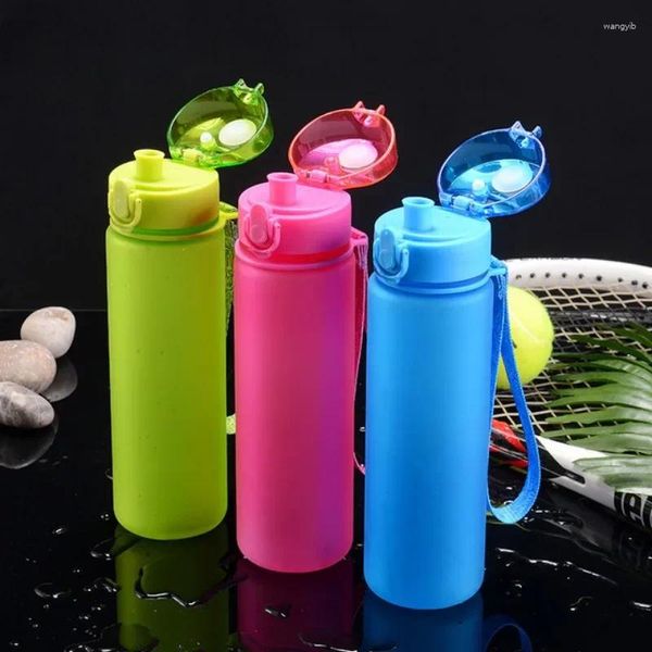 Bottiglie d'acqua 400/560ML Bottiglia di sport Campo all'aperto Portatile a tenuta Bicchieri di plastica opaca BPA Free Fitness Travel Space Cup