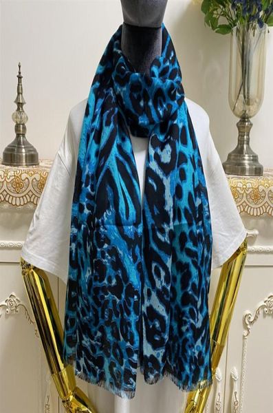 Women039s Schal, gute Qualität, 50 % Seide, 50 % Wolle, dünner und weicher Druck, lange Schals mit Leopardenmuster für Damen, Größe 1703956605