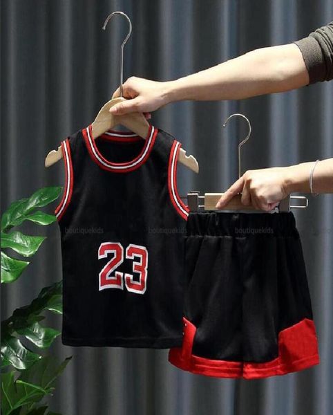 Erkek kız giyim setleri yelek şortlu bebek bebek takım elbise yürümeye başlayan çocuk kolu pist basketbol tasarımcıları kıyafetler çocuklar3452699