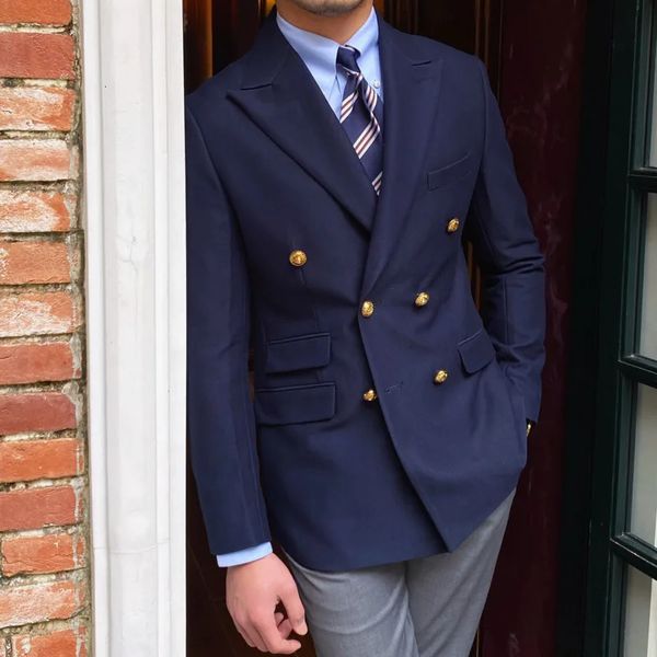 Темно-синий свадебный пиджак, мужской пиджак джентльмена с золотыми пуговицами, повседневный приталенный двубортный деловой мужской пиджак 240105