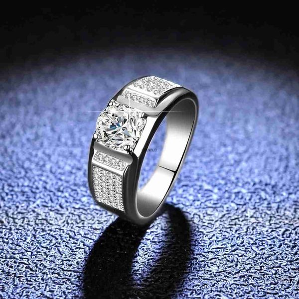 Anéis de banda PT950 Platinum Moissanite Diamond Garnet Rings for Men Men atmosfera Simples Boss Men's Ring Wedding Ringl240105