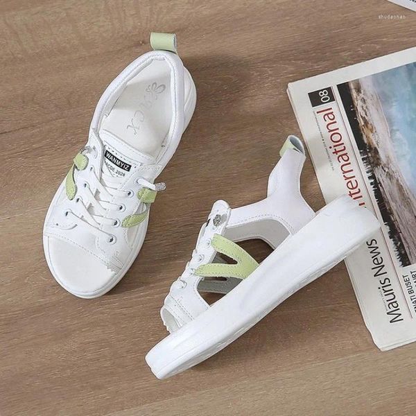 Sandálias femininas 2024 sapatos de verão sola grossa oco matsuke moda casual esportes fundo plano pouco branco