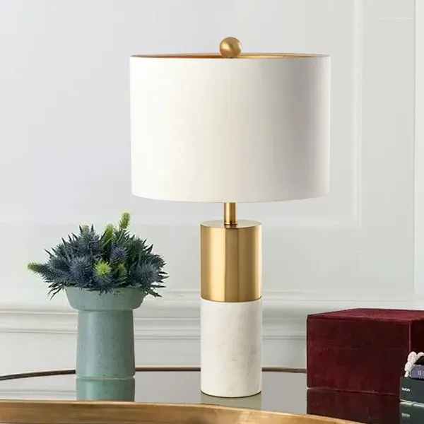 Lâmpadas de mesa Nordic LED Glass Ball Lamp Tiffany manchado brilhante cisne mesa sala de estar