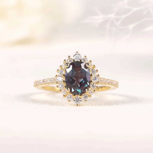 Anelli di banda Beauty's Beauty Oval Oval Cut Alexandrite Birthstone Engagement Ring Gold 925 Sterling Silver Cluster Halo Bridal Ring per Womenl240105