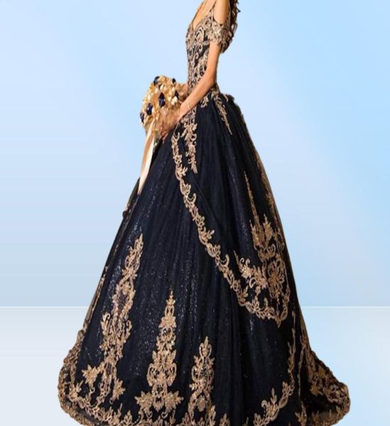 2021 Сексуальное темно-синее блестящее платье Quinceanera Бальное платье с открытыми плечами Золотая вышивка Кружева Хрустальные бусины с блестками Sweet 16 Vestido 6548567