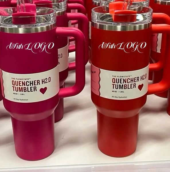 Us stock Bottiglie d'acqua Cosmo Pink Target Red 40 oz Quencher H2.0 Tazze da viaggio Tazze per auto Bicchieri Tazze con manico in silicone Coperchi Cannuccia Regali di San Valentino con logo 1: 1 i0106