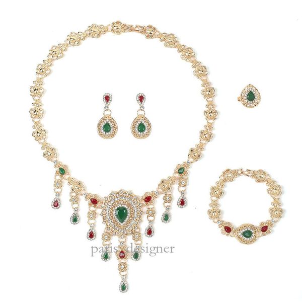 Set di quattro pezzi di gioielli Anello orecchino Collana Bracciale Stilista di gioielli da donna alla moda Designer di orecchini per donna 653 415