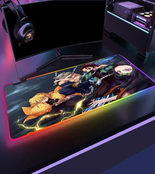 Tappetini per mouse Poggiapolsi Anime Kamado Tanjirou RGB Gaming Pad Grande illuminazione a LED Mousepad Gamer Tappetino da scrivania per computer antiscivolo7782086