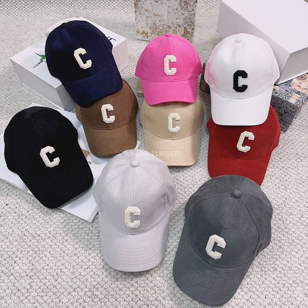 berretto da baseball in velluto a coste di design nuovo cappello di moda di lusso lettera C casual con lingua piatta per uomo e donna cappello estivo retrò per ombrellone da esterno