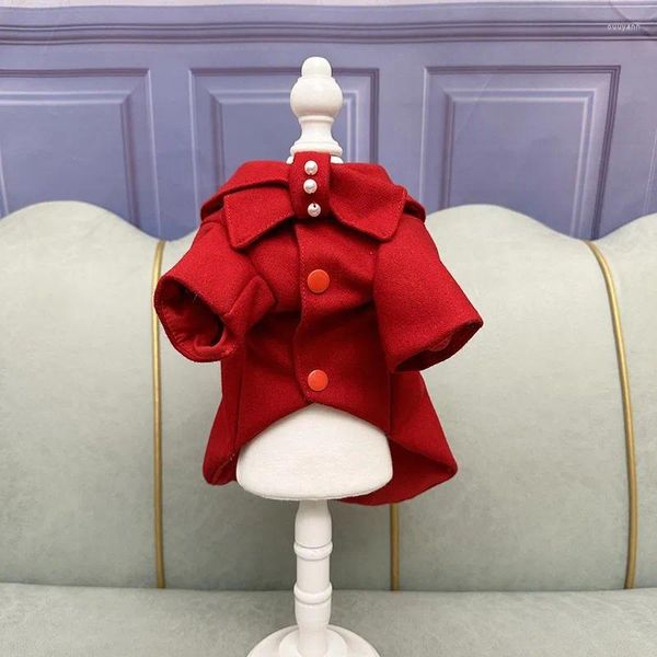 Abbigliamento per cani Vestiti fatti a mano Forniture per animali domestici Anno Costume Cappotto di lana rossa stile bambola carina Giacca adorabile calda Vacanze di Natale Terrier