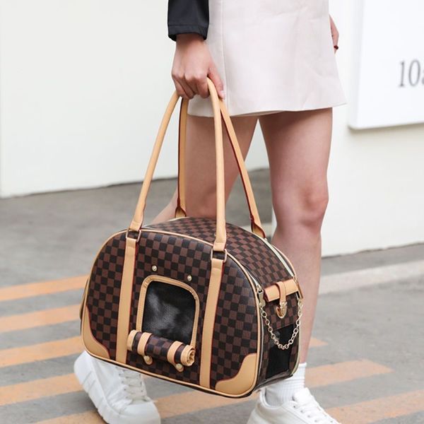 YUEXUAN Designer Tote Bag di lusso Cat Dog Pet Crate Carrier da viaggio Portatile in pelle PU Grande capacità Spalla alla moda Modello traspirante Cute Pet Bag all'ingrosso