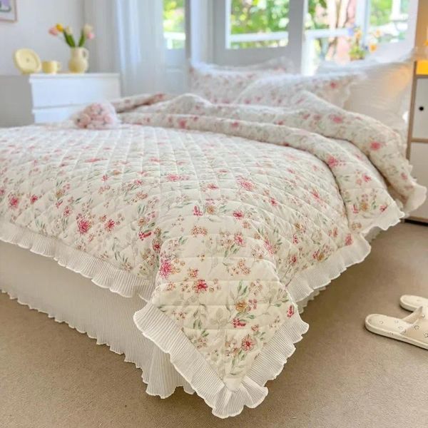 Conjuntos de ropa de cama de algodón de primera calidad, funda nórdica suave, colcha, fundas de almohada, juego de edredón con volantes florales acolchados con diamantes